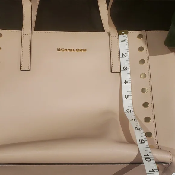 ❣️💫MARK DOWN💫❣️ Michael Kors pink bag - Picture 15 of 15